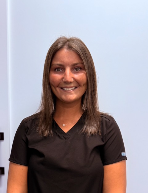 Haley, Front Desk
