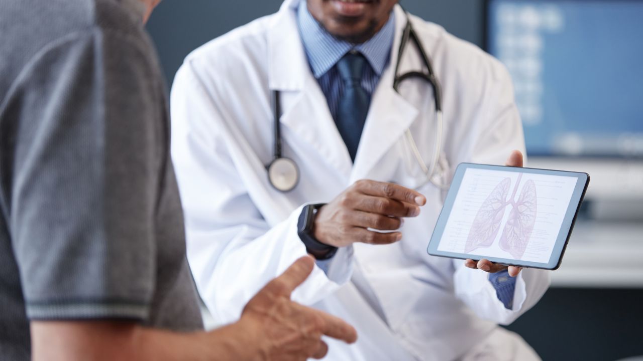 a doctor with lunges 