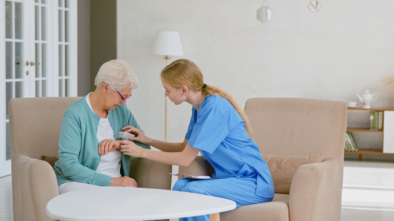 picture of a nurse with patient