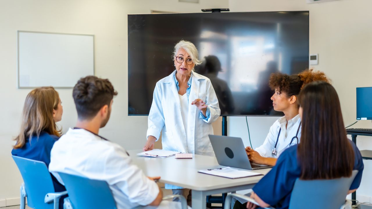 Case Manager Nurse Guide: Salary, Rebrand & Requirements