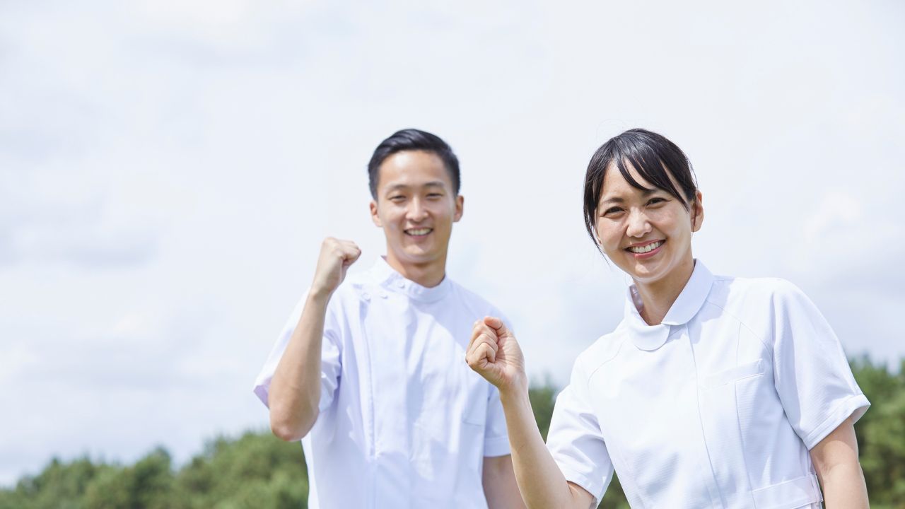 picture of two nurses