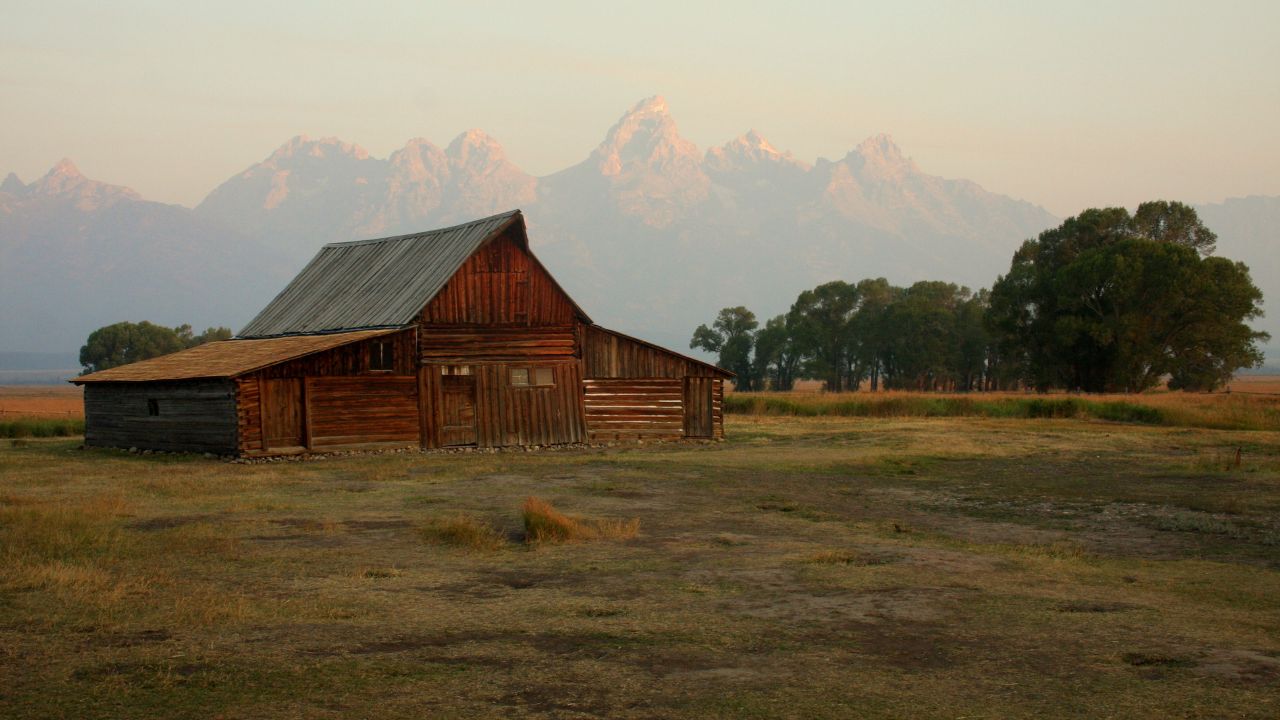 a picture of the countryside
