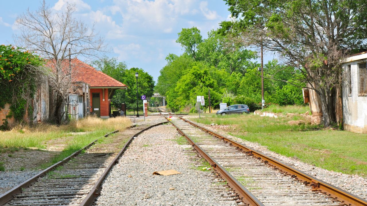 A view of a street in tyler, tx