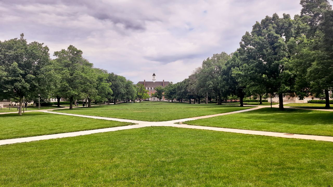 a picture of Urbana Illinois University