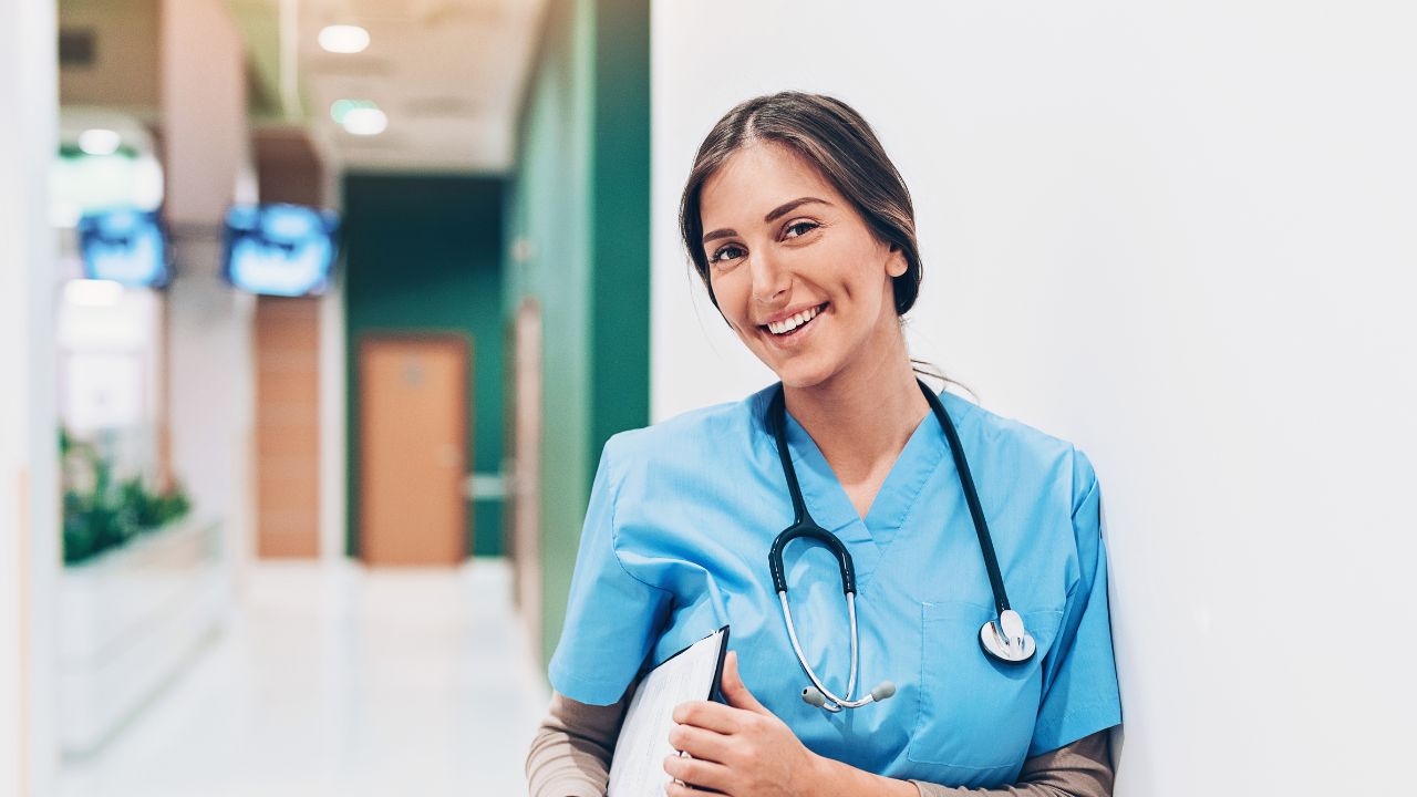nurse studying for Nurse Practitioner Residency