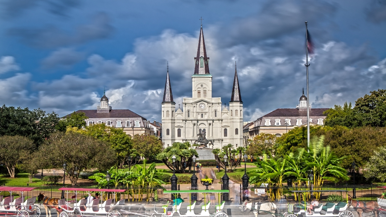 A photo of some buildings in New Orleans, LA