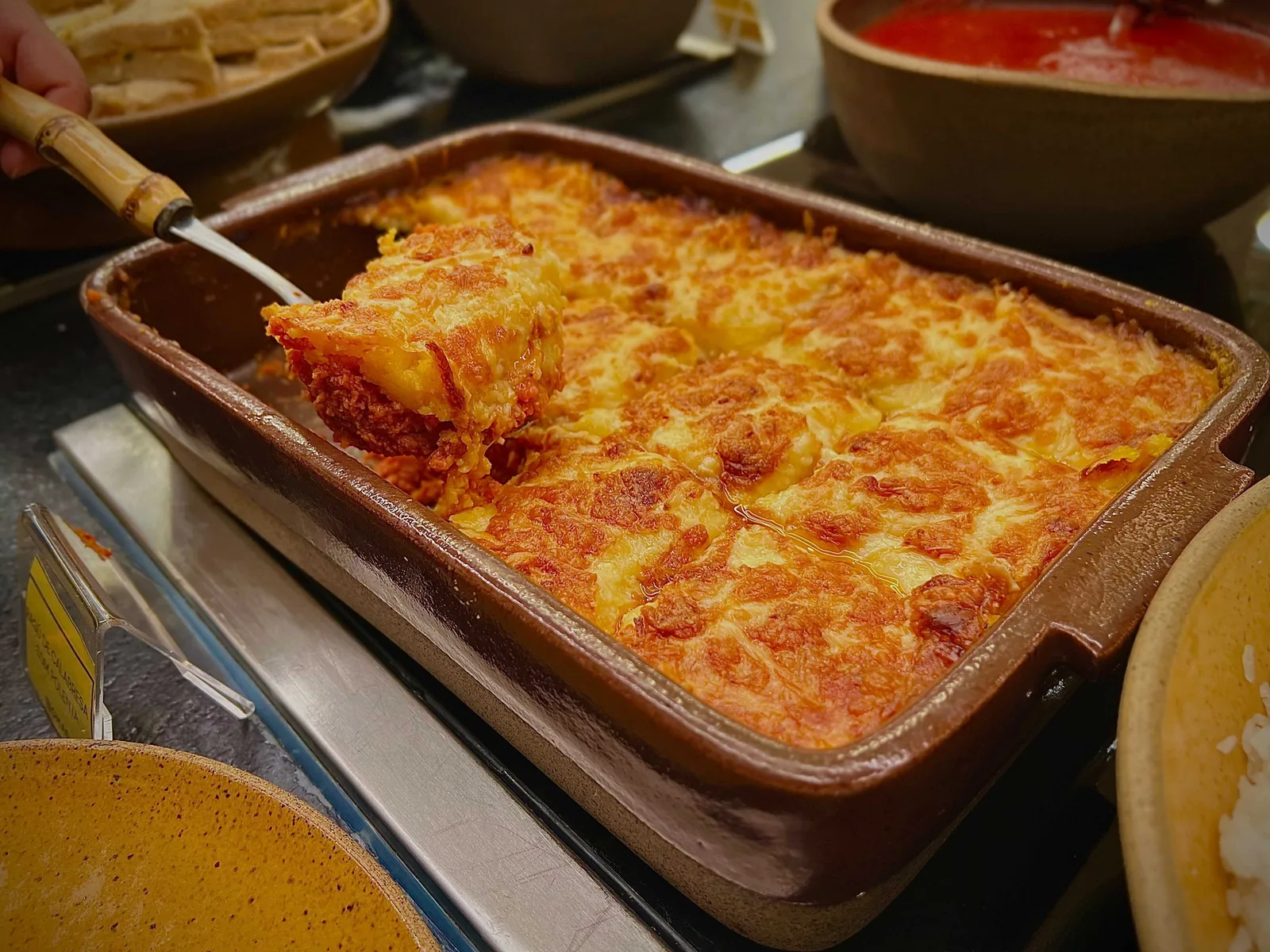 Escondidinho de carne moída gratinado