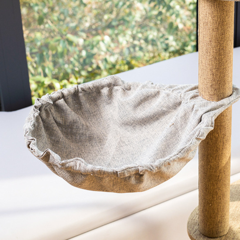 Clownfish shape cat tree (luxury)