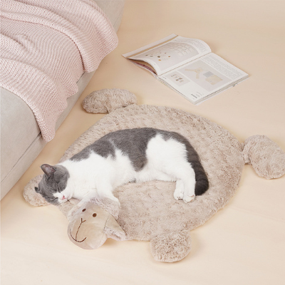 Zeze Lamb-style cat bed