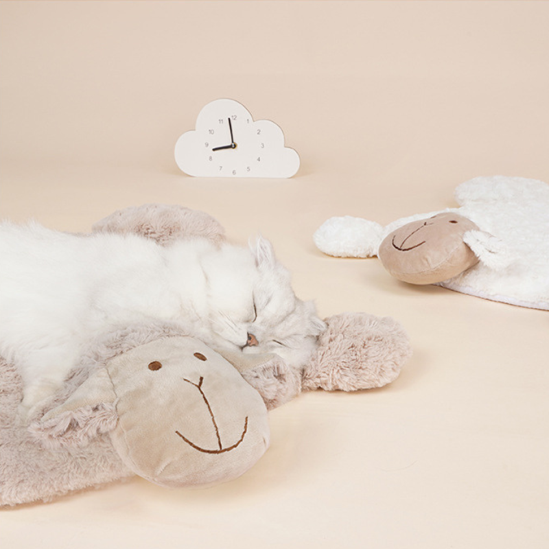Zeze Lamb-style cat bed