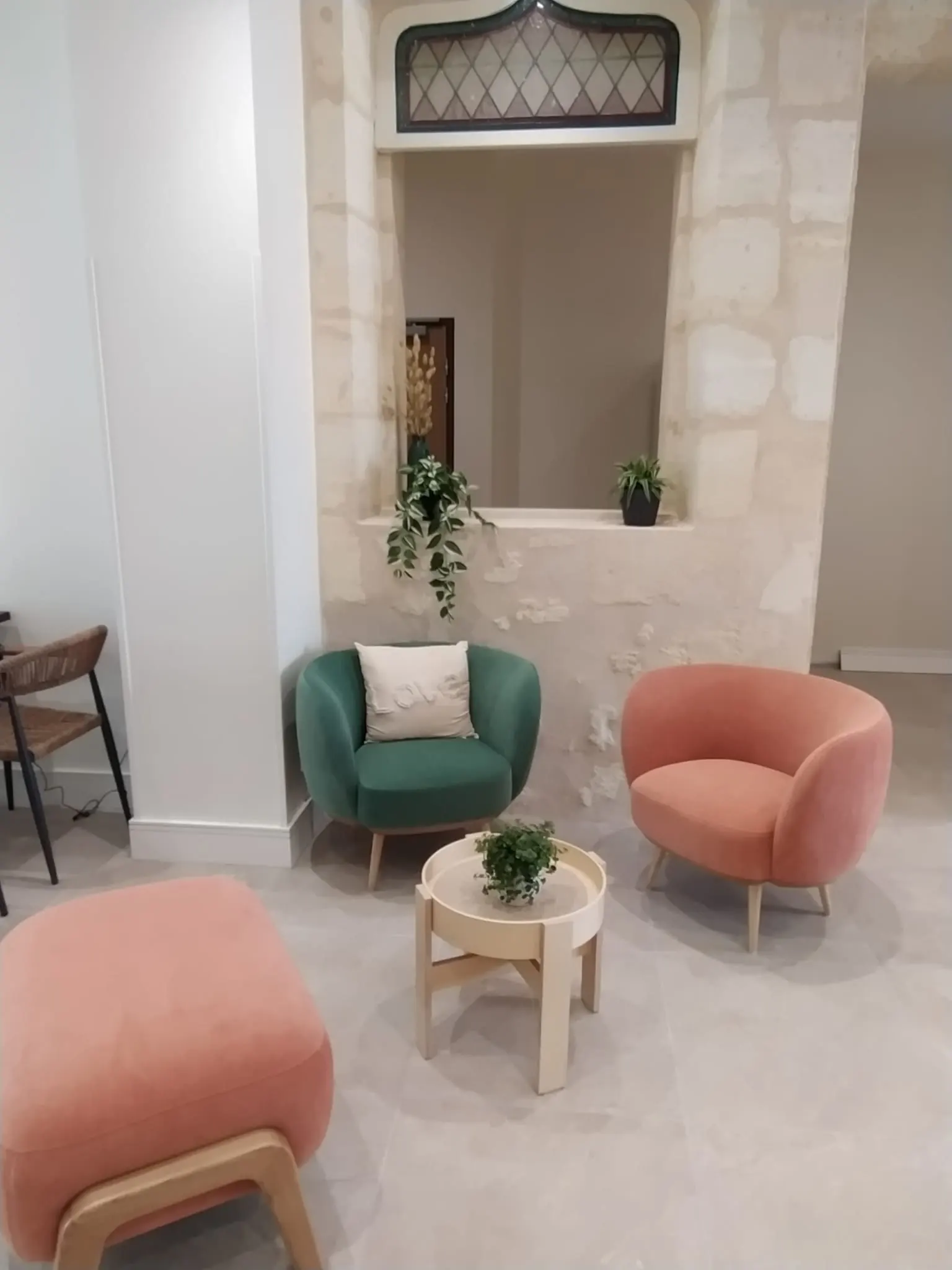 Espace commun de l'hostel Hosho Bordeaux Centre Victoire