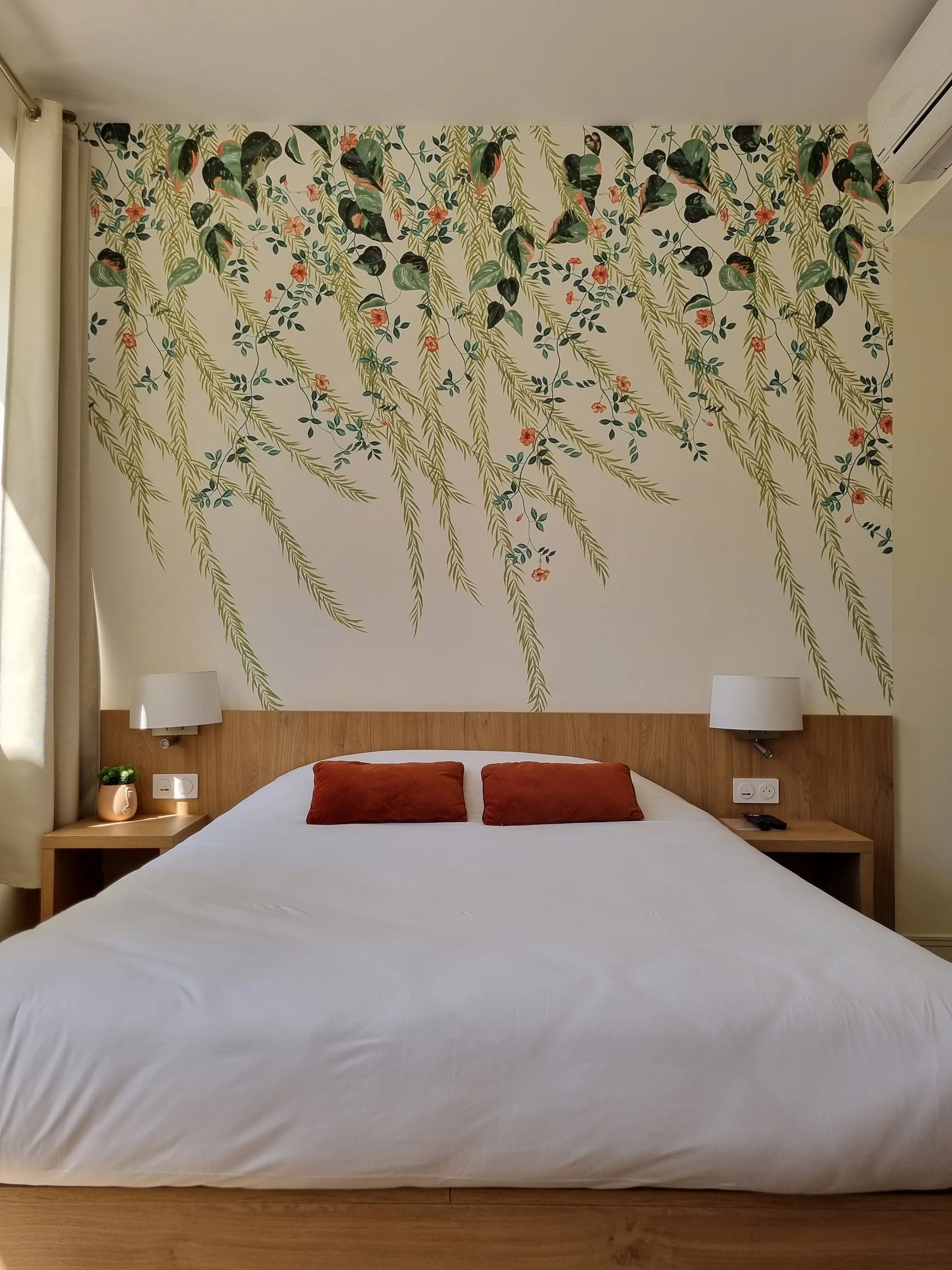 Lit double chambre triple de l'hostel Hosho Bordeaux Centre Victoire