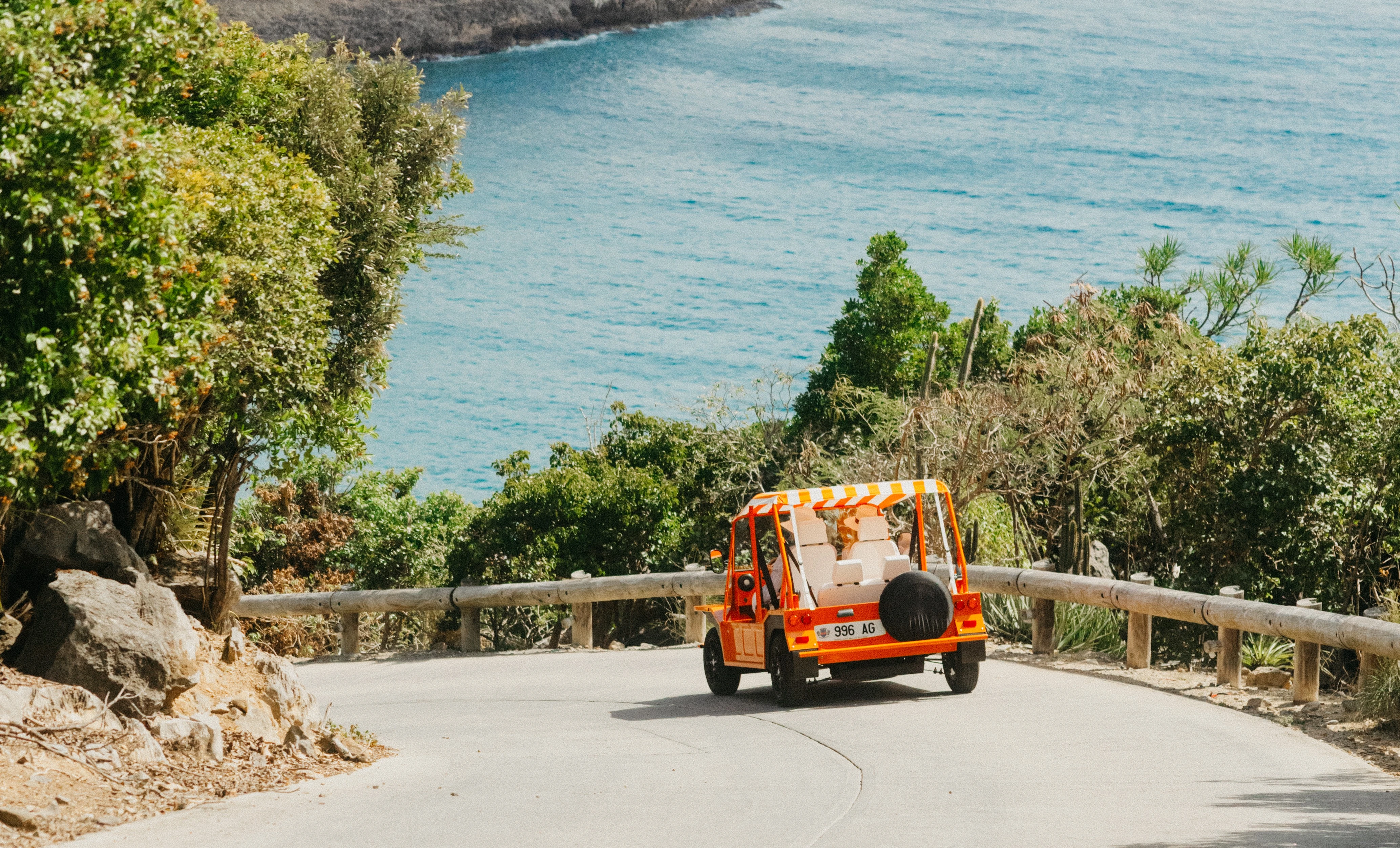 La Kate Islander voiture de plage mini moke à Saint-Barthélemy