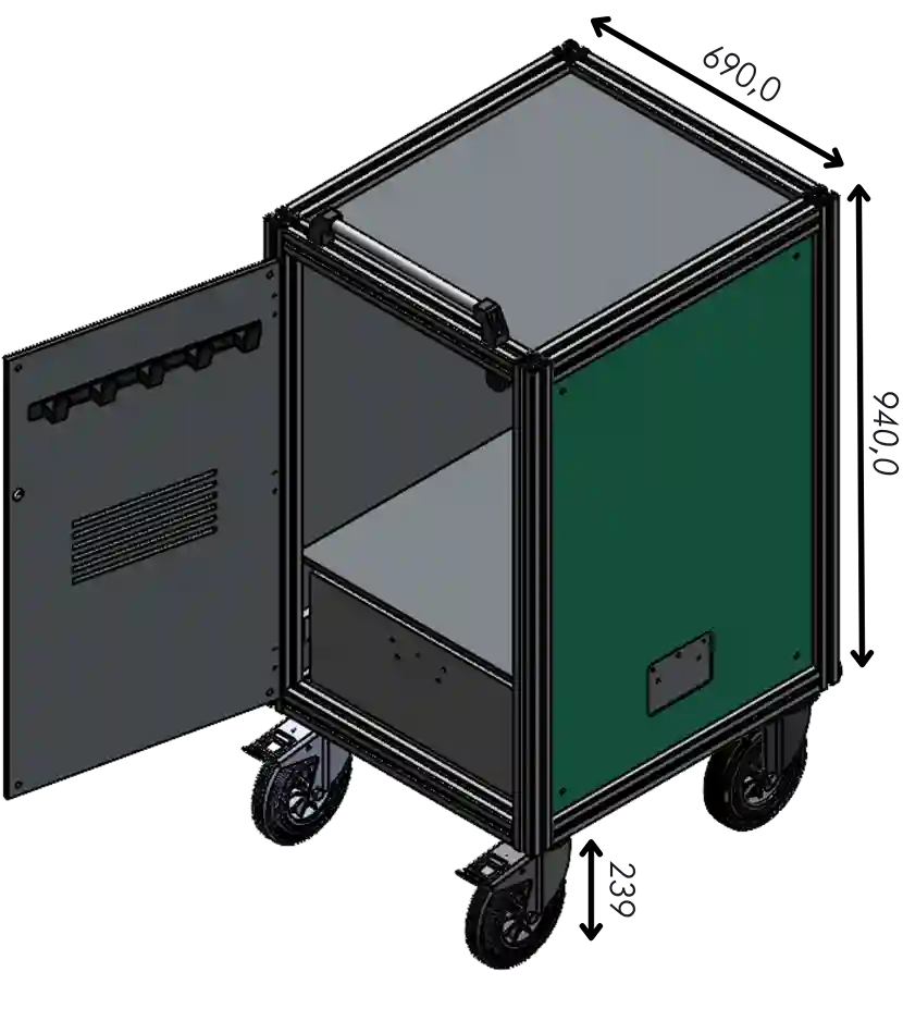 La malle de transport GEORGETTE IV en coloris vert anglais, montée sur 4 roulettes. Dimensions : 605×690mm, hauteur 940mm