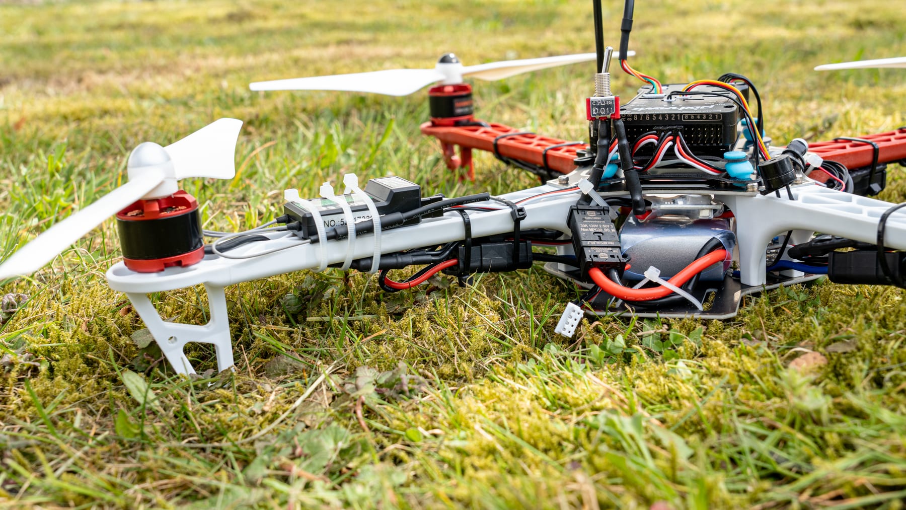 Harting Han MPC30 connector installed in a UAV power distribution system