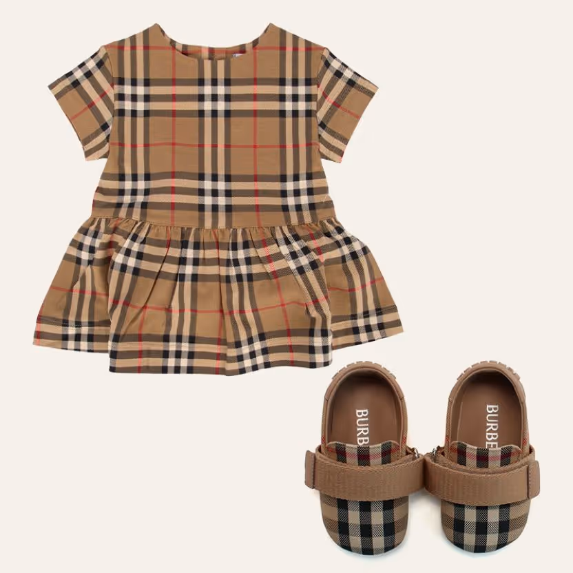 Baby Shower Gifts: Luxury Baby Clothes