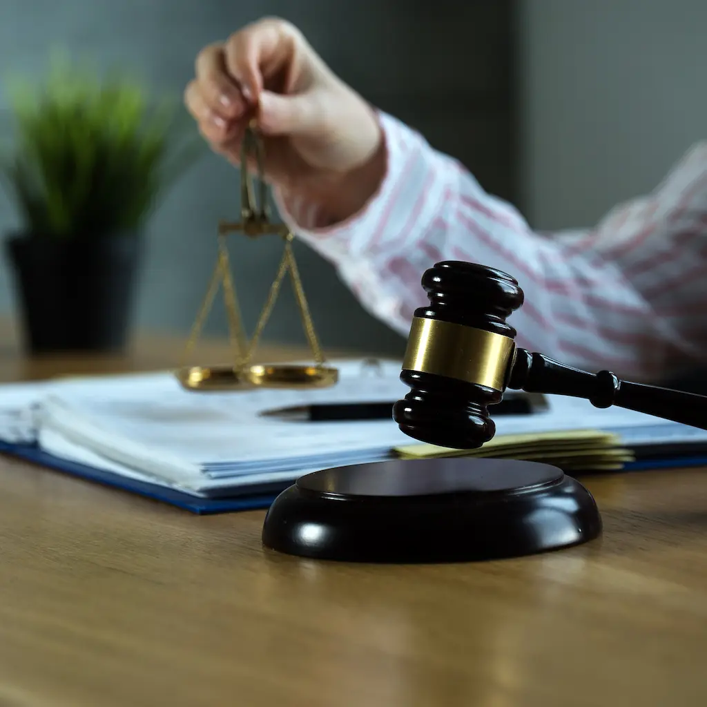 prison guard and inmate relationship 