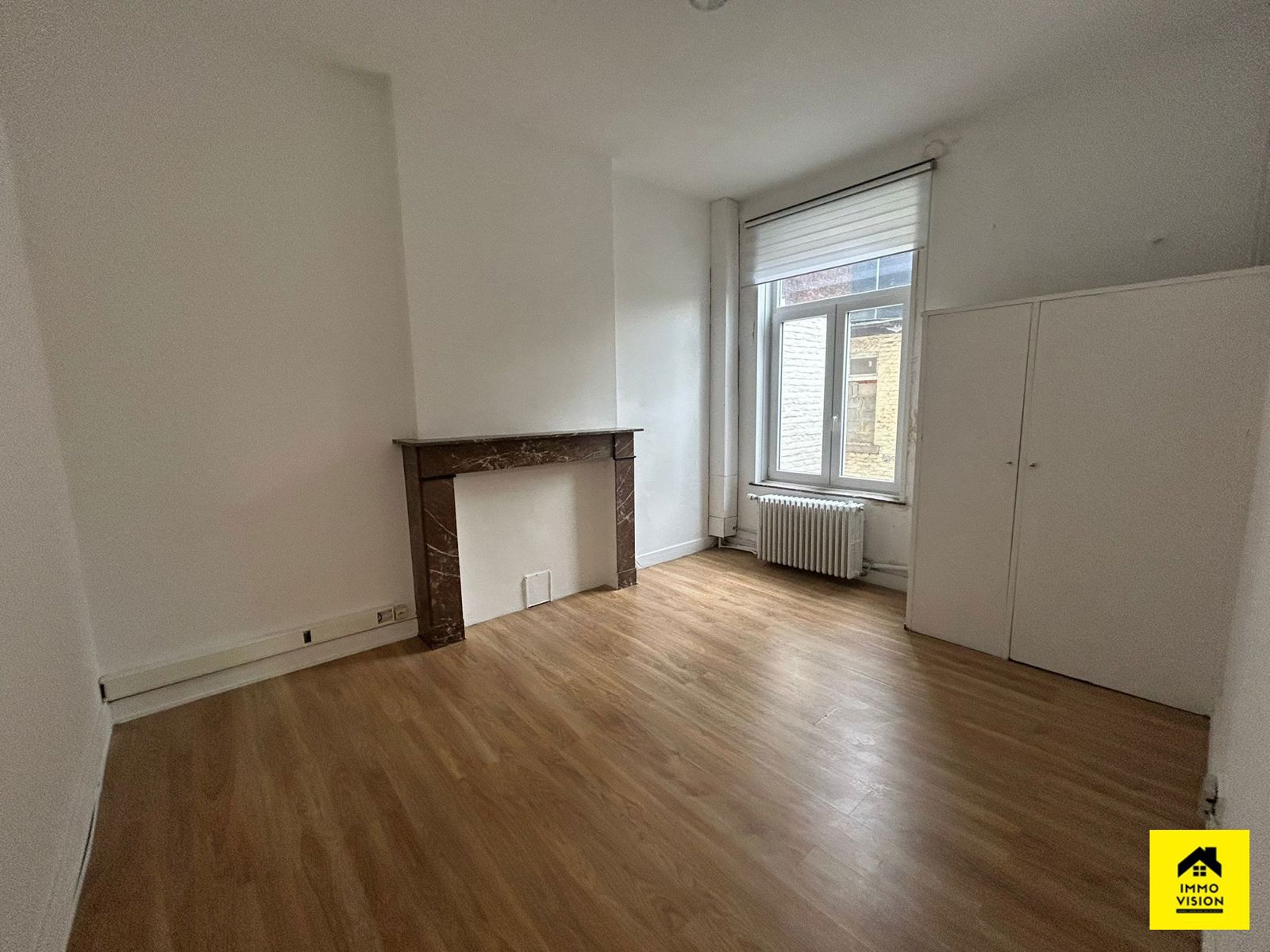 L6 - 6001vest - Bureau 4