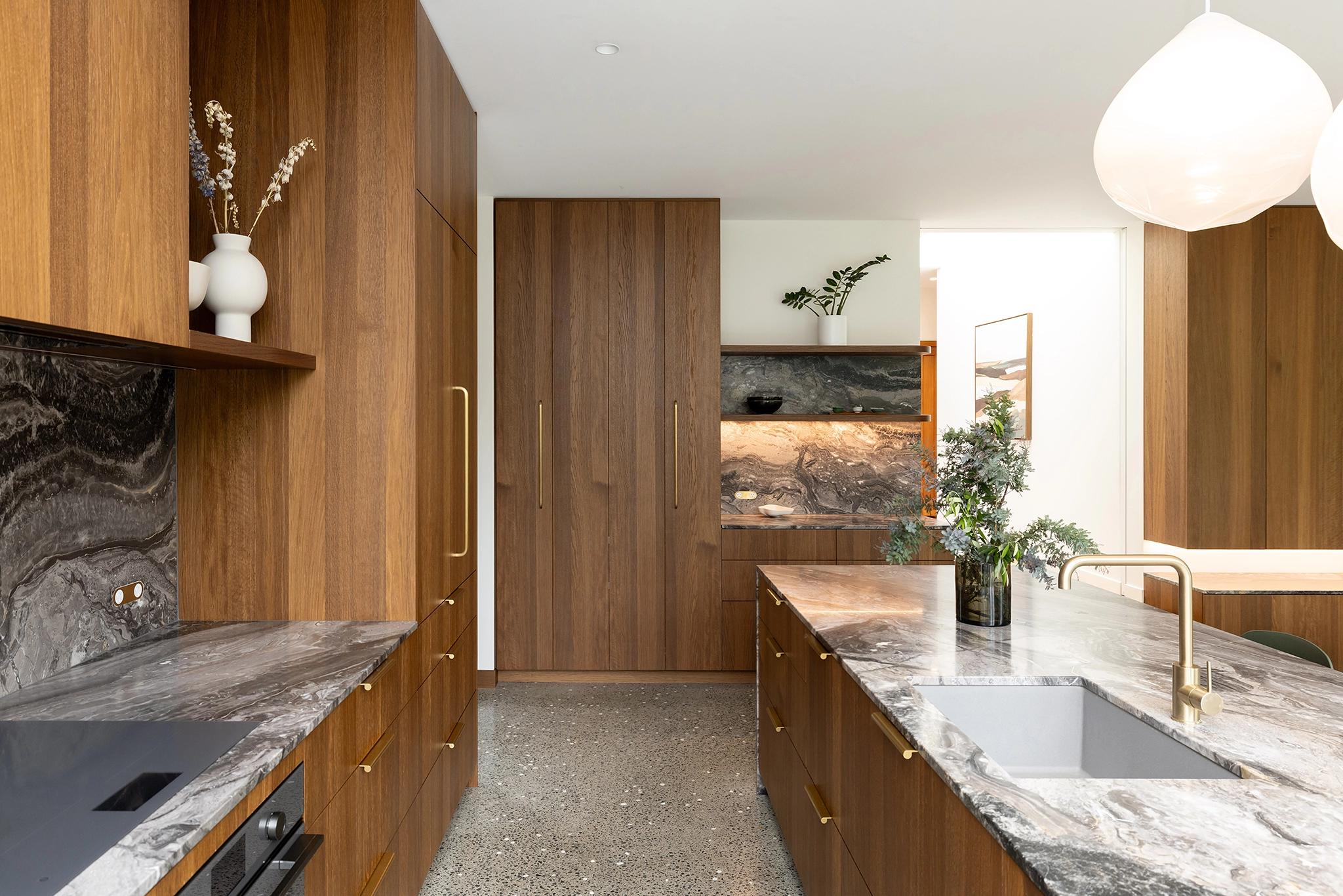Smoked oak veneer kitchen cupboards