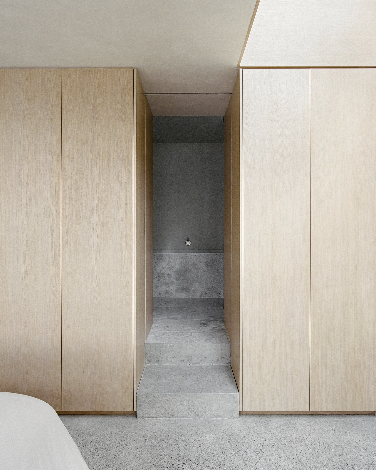 Upper Watt Residence - VidaSpace | Natural Oak Veneers