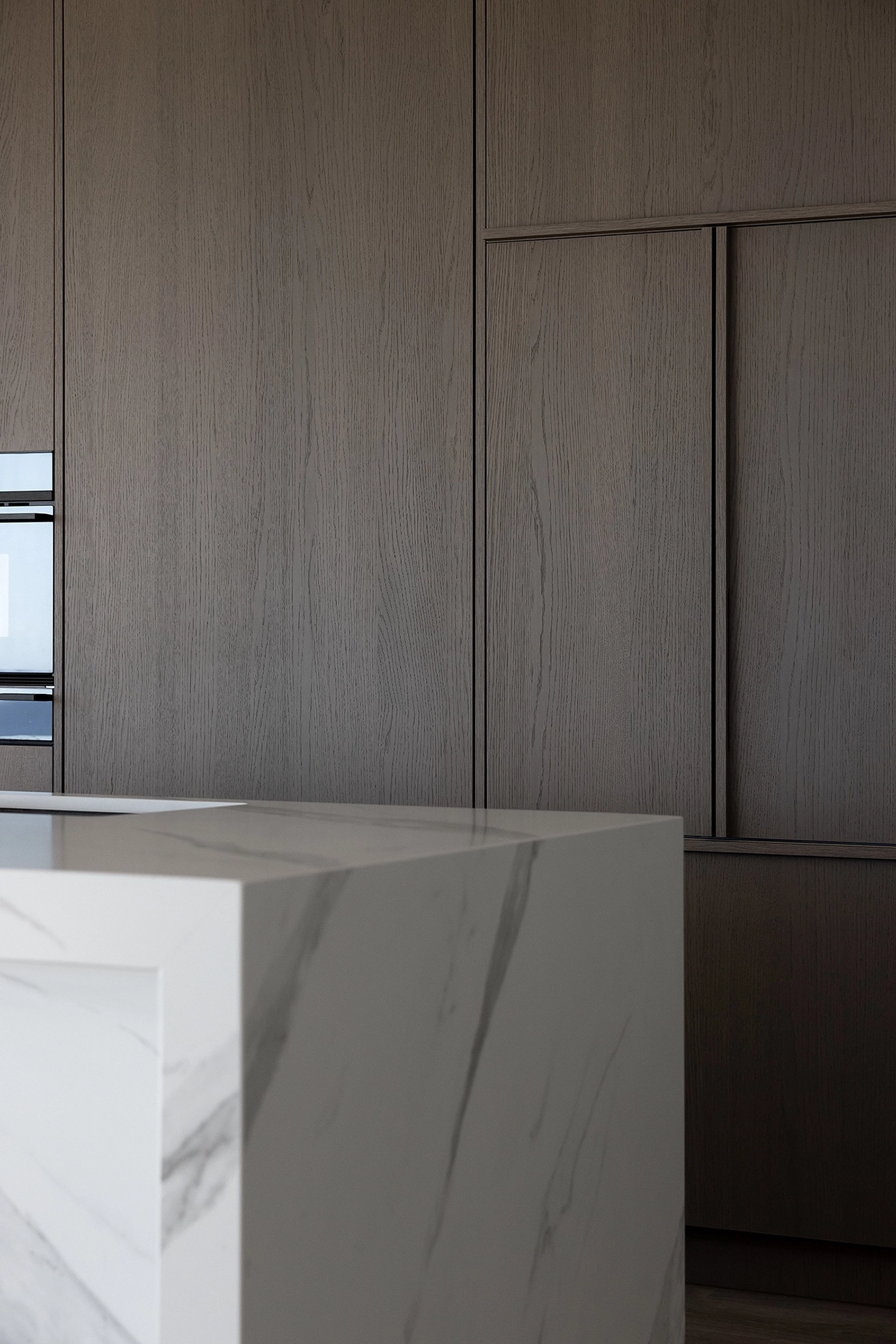Prefinished timber veneer NZ integrated fridge panel, Oakura Home, New Plymouth, VidaSpace