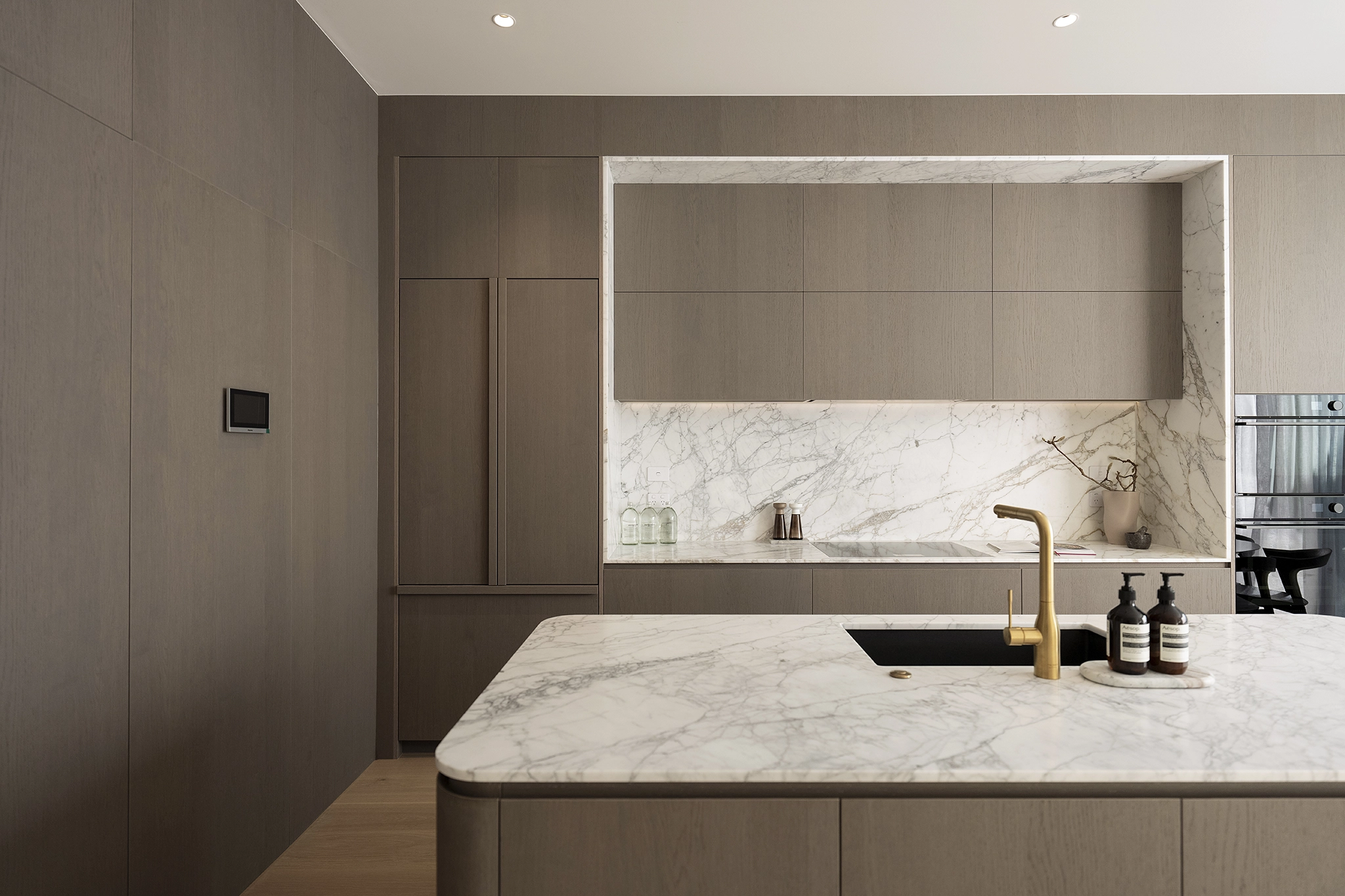 Manhattan Oak veneer panel kitchen cabinetry, Grey Lynn NZ