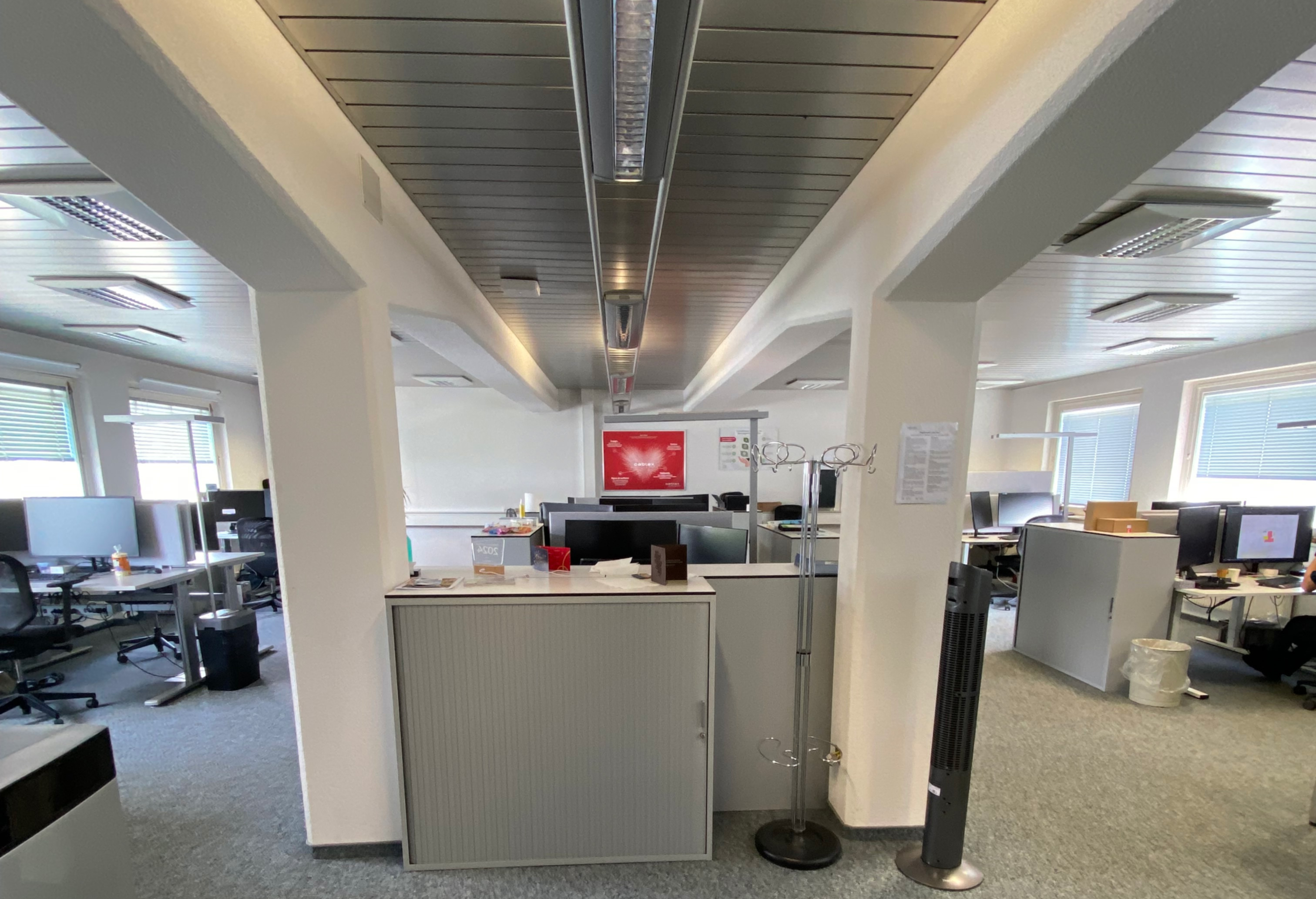 Très beaux locaux commerciaux pour bureaux au 2ème étage 