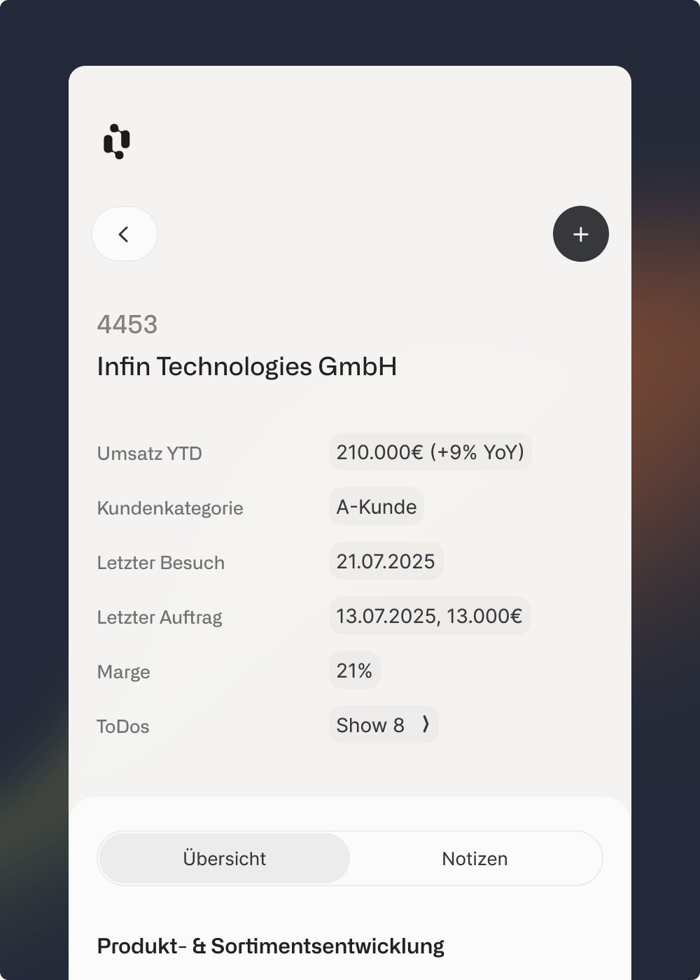 Der Außendienst bereitet sich auch unterwegs bequem in der App vor - oder am Telefon per Sprachanruf