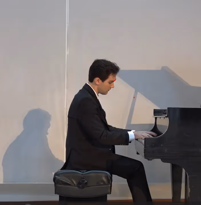 In Santa Monica, a Young Piano Virtuoso Presents His First New Composition