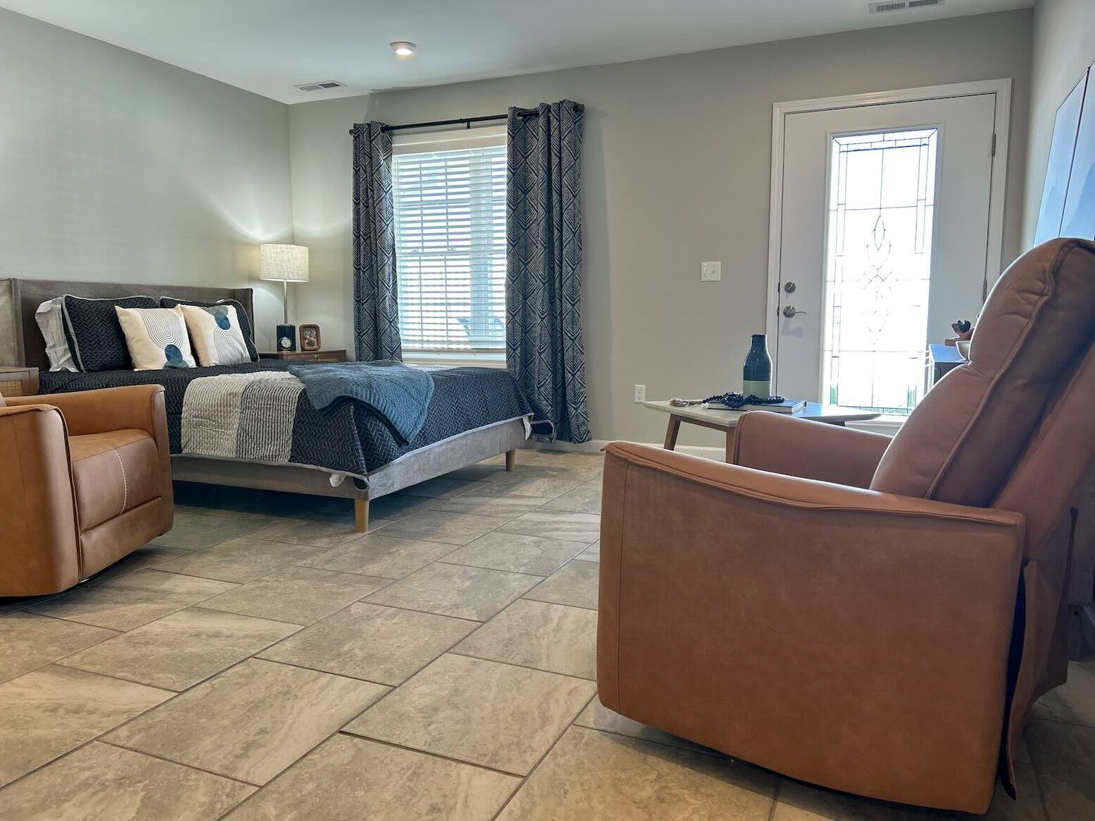 River's Bend Lake House Apartment bedroom.