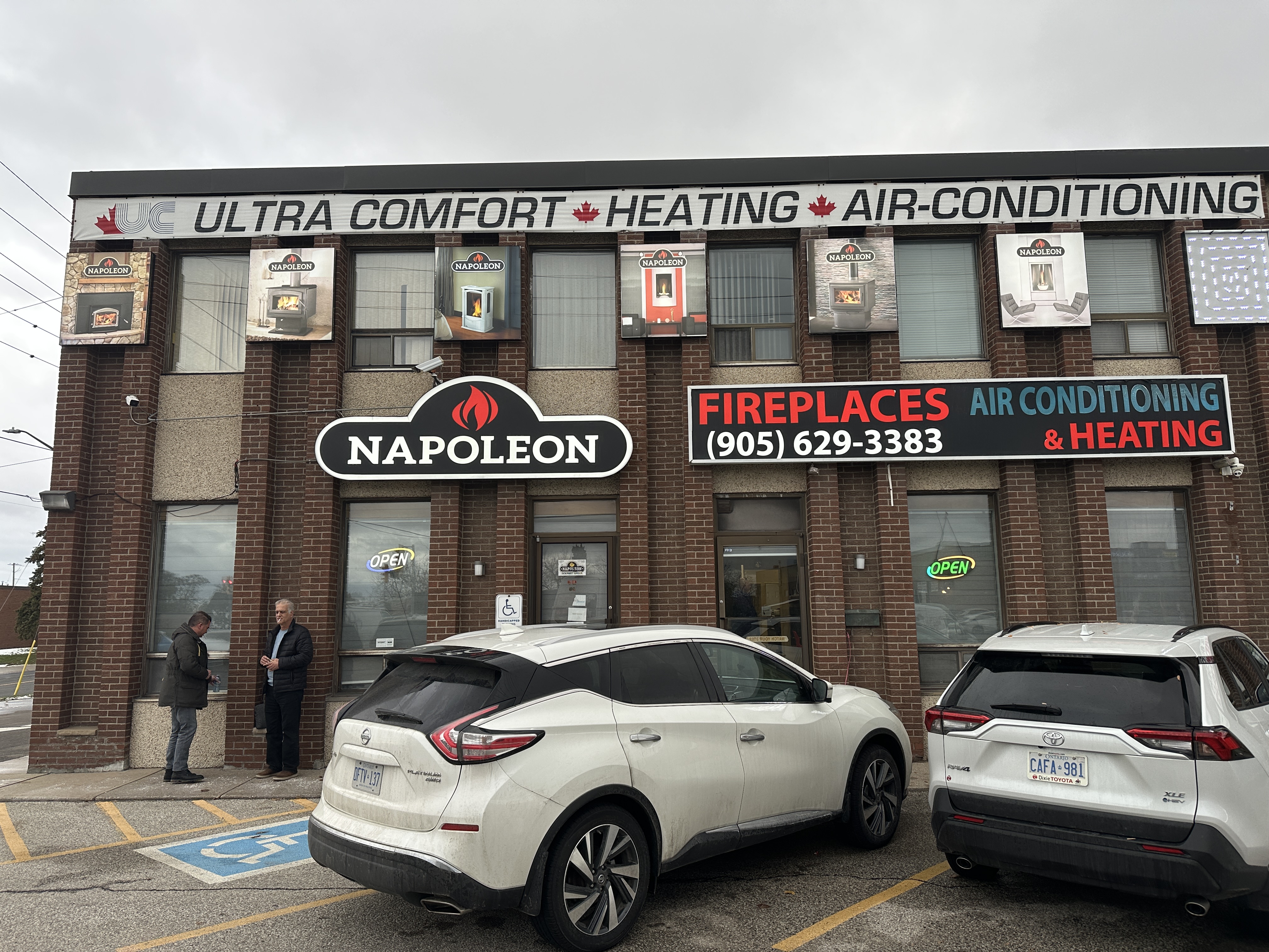 Napoleon gas fireplace installed in Mississauga living room