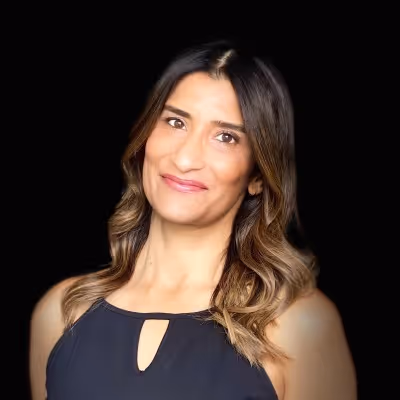 Rina Newton, Co-Founder of Code Clarity UK: A pharmaceutical compliance expert dedicated to revolutionizing industry standards through digital solutions.