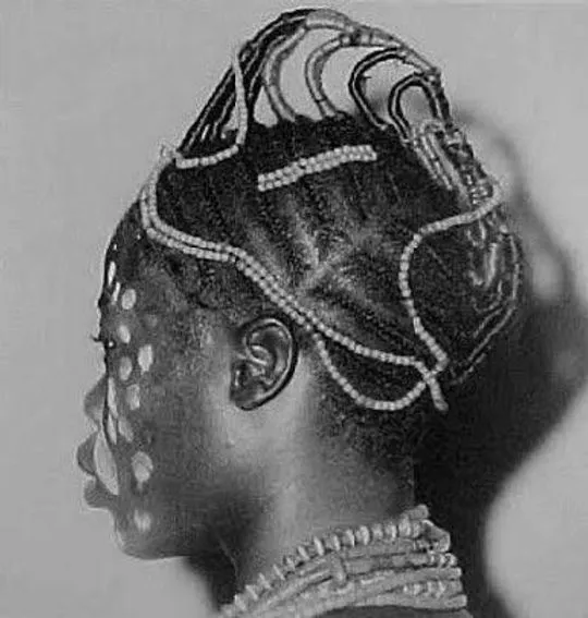 Agogo (cockscomb) hairstyle