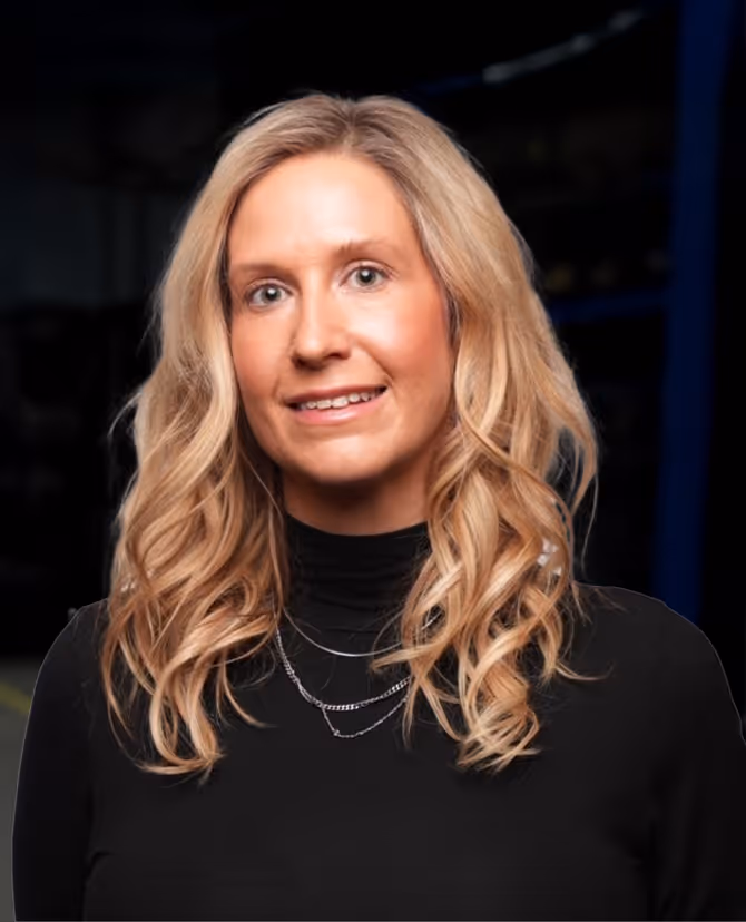 Headshot of Laura Kreiser smiling