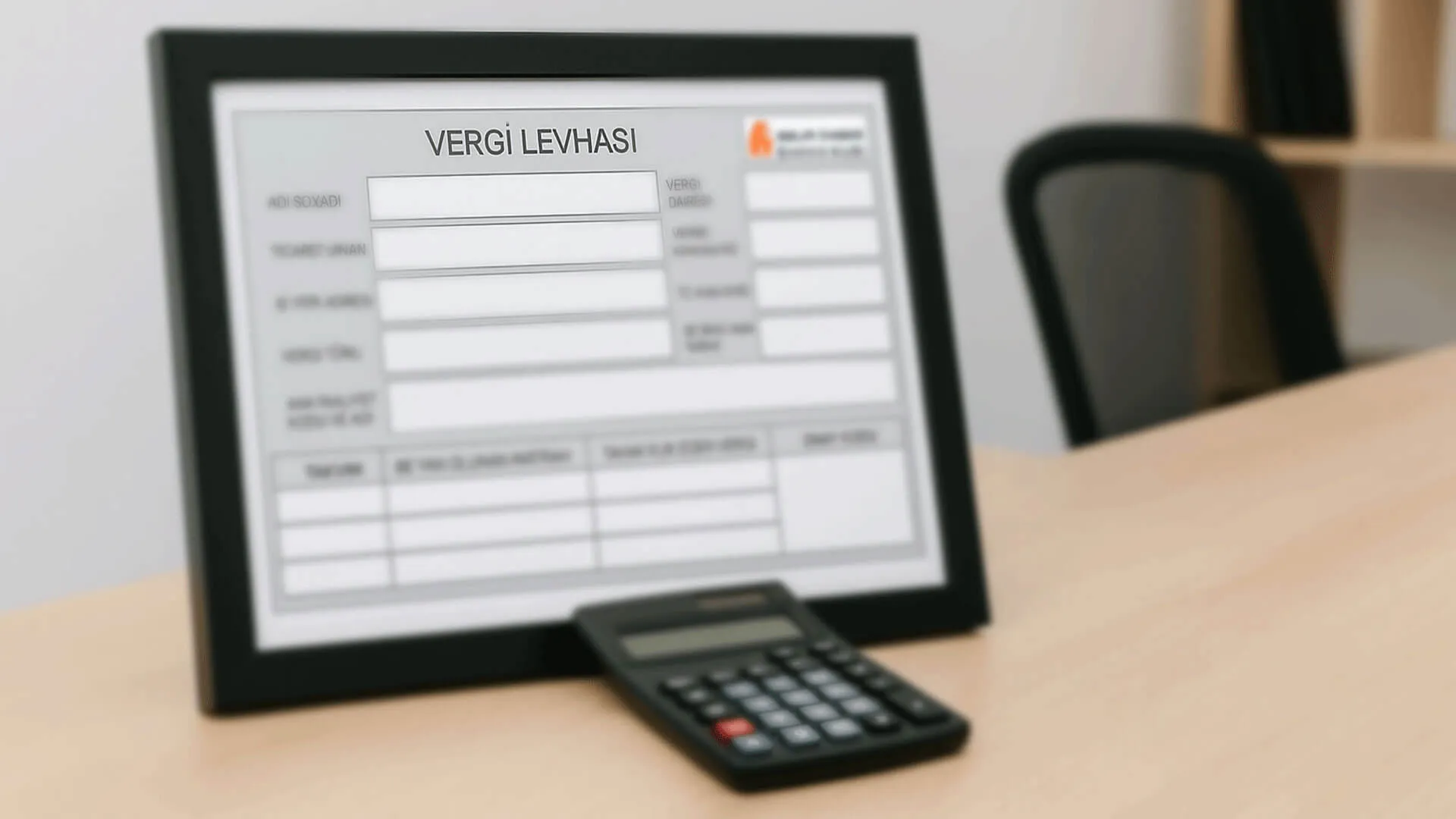 Vergi levhası nasıl alınır sorusu, kendi işini kurmak isteyen girişimciler, serbest meslek sahipleri ve ticari faaliyette bulunmak isteyen herkes için büyük önem taşır.