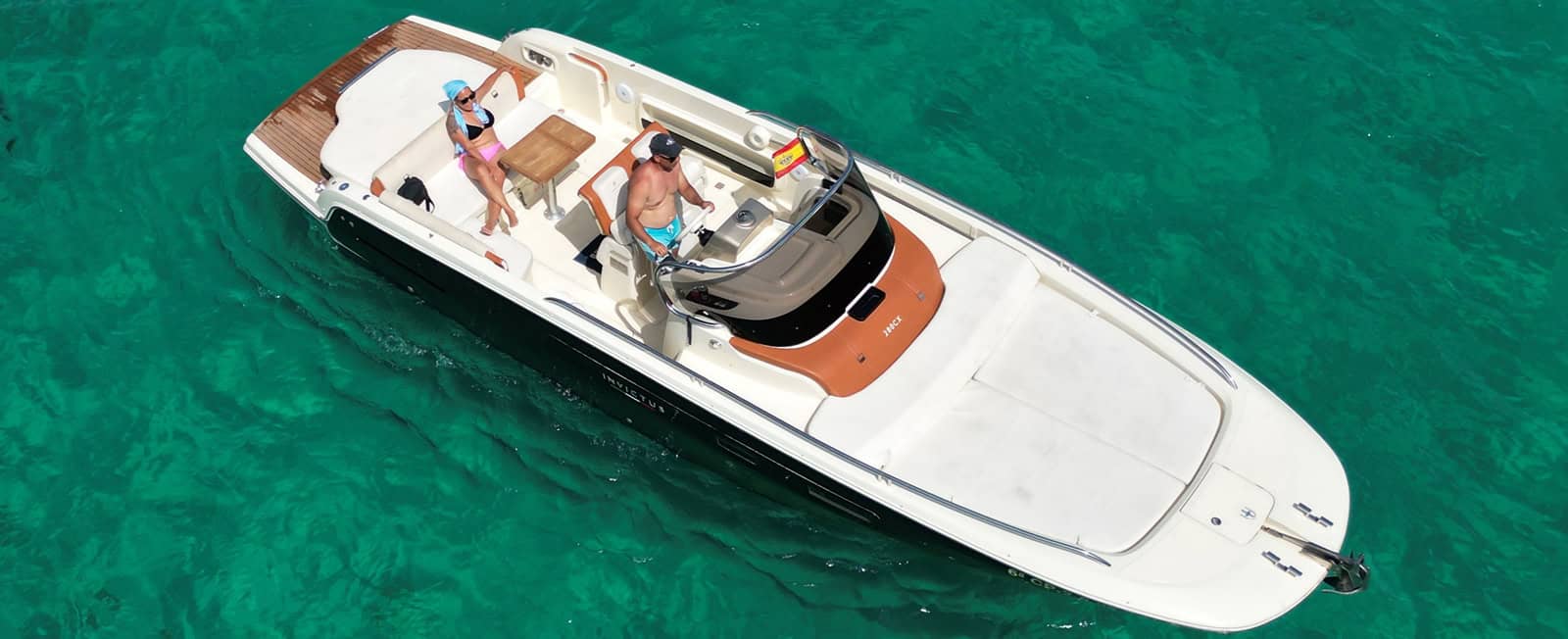 Invictus Yacht