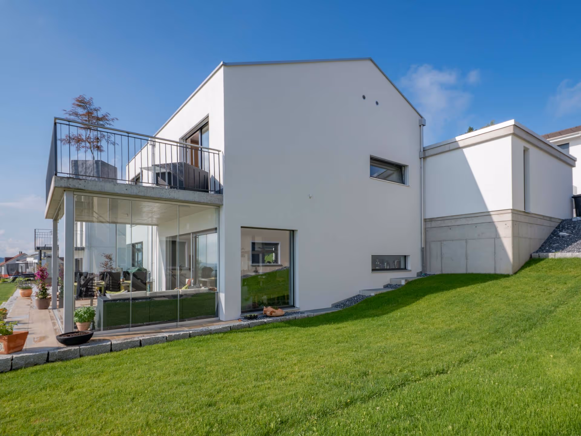 Überdachte Terrasse mit Glas