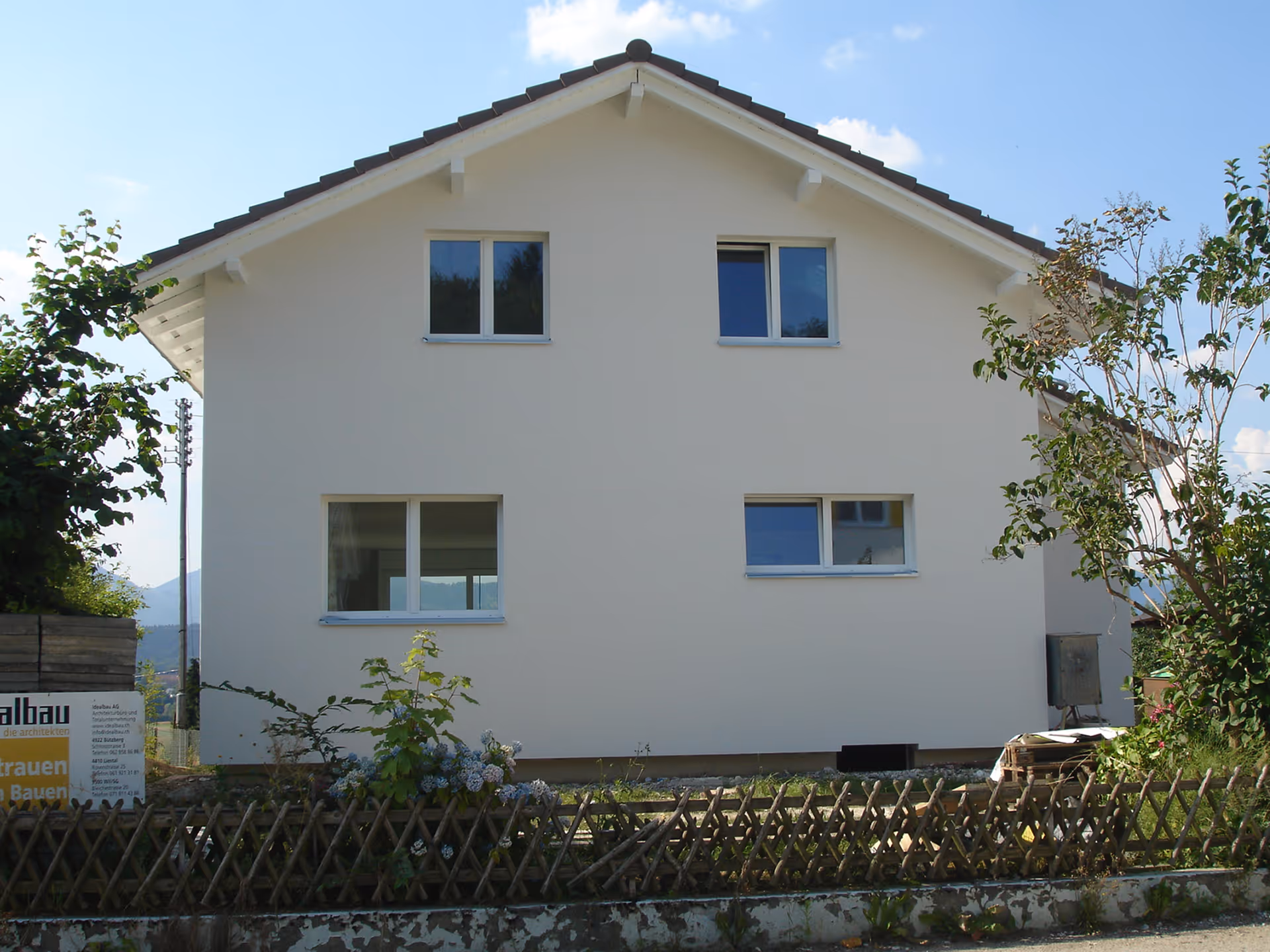 Sanierte Aussenfassade inkl. neuer Fenster