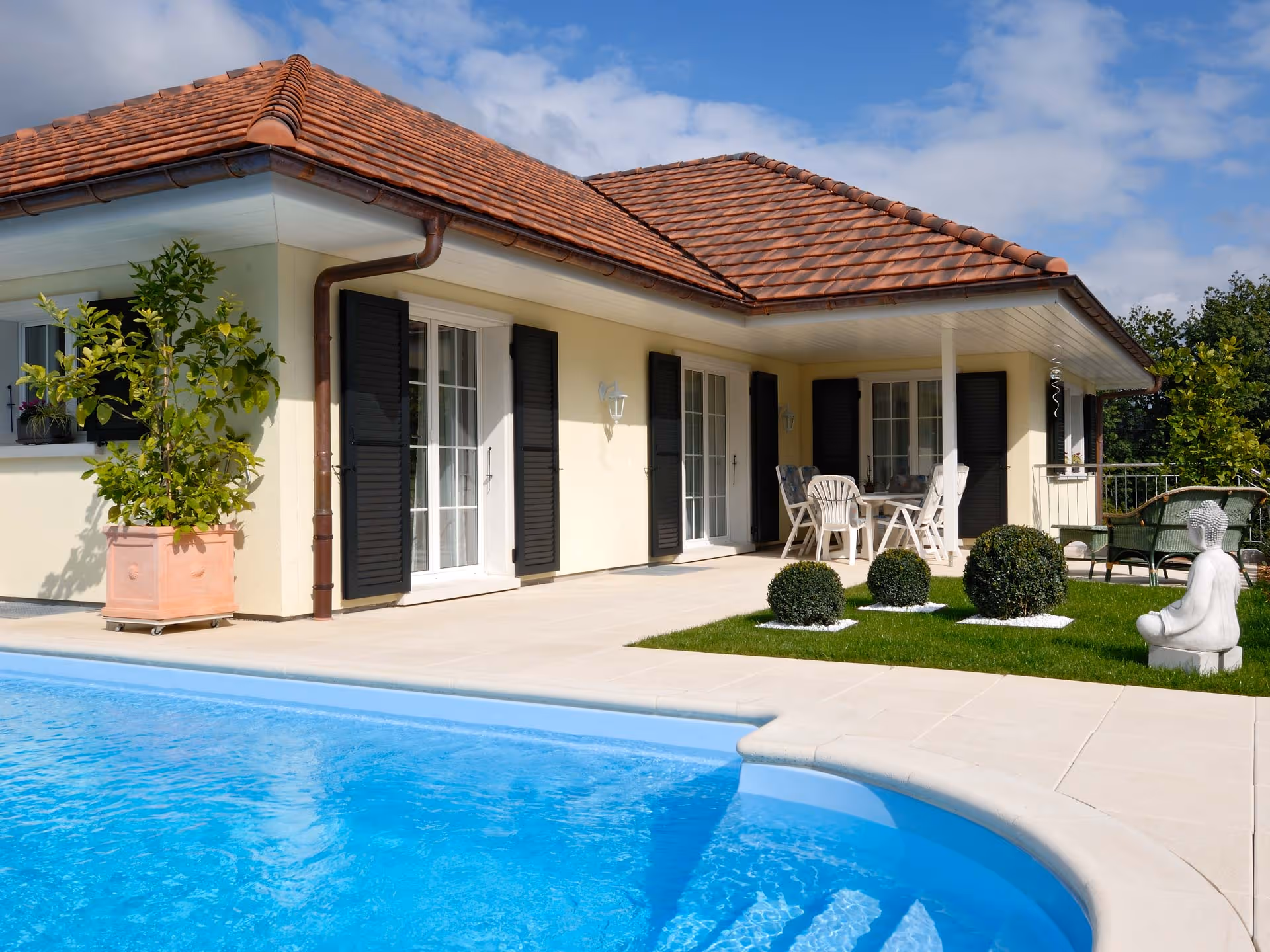 Zuhause mit Schwimmbad