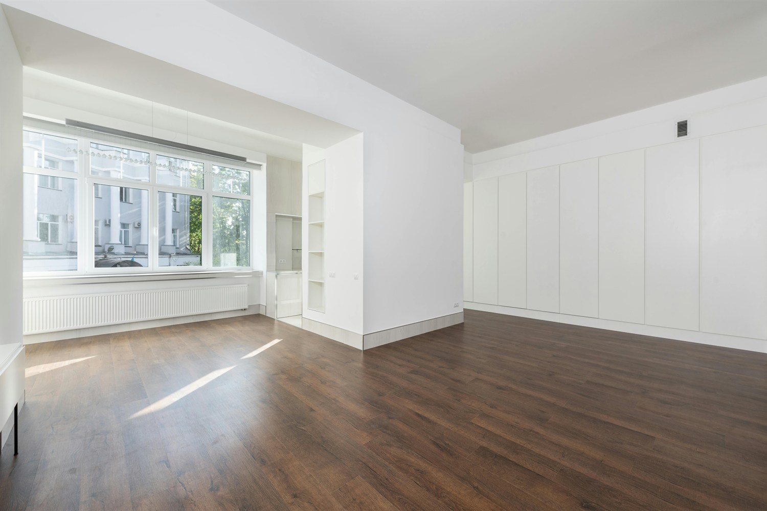 Empty room before staging