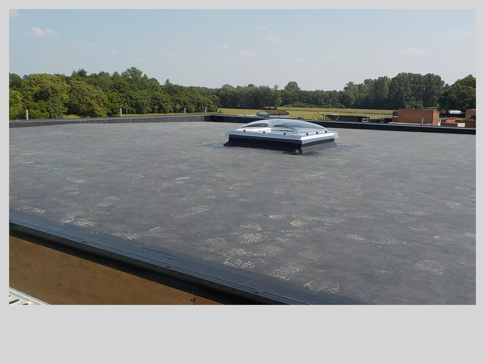 EPDM maatwerk dakbedekking getest en goedgekeurd