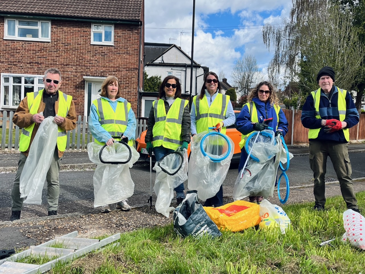 Highams Estate residents litter pick from Spring 2026