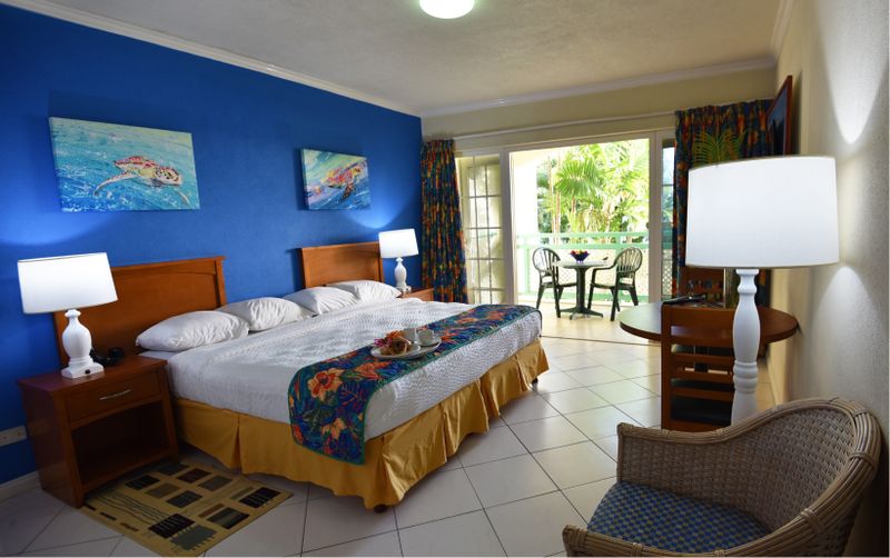 Coral Mist Beach Hotel – Beachfront exterior
