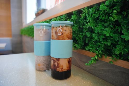 Picture of Okapi glass cups with boba in them