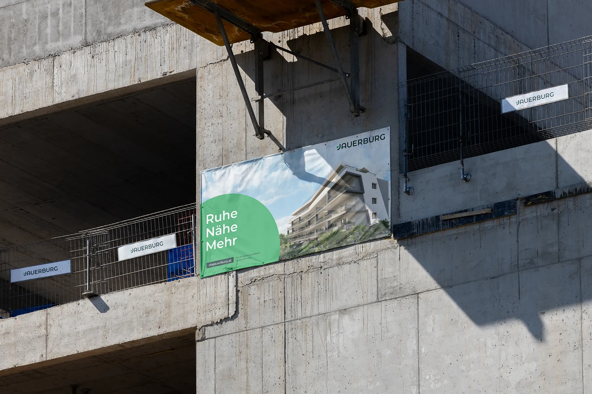 Nashta Desktop Mockup