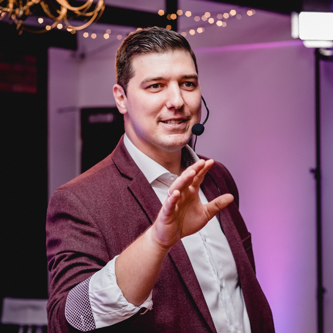 Photo of Grzegorz Niczyporuk, Engineering Manager at SwingDev - a Hippo company