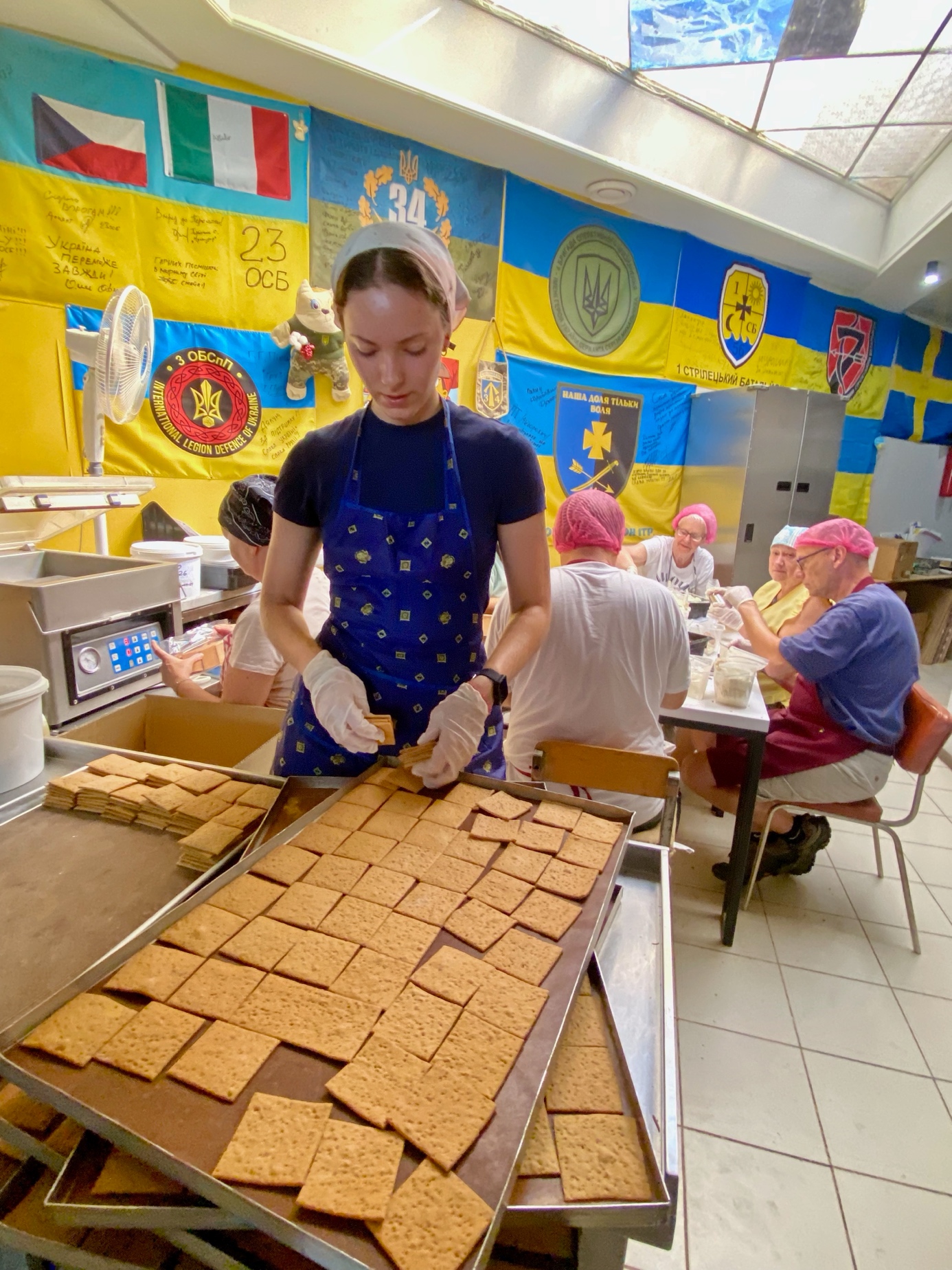 Volunteers helping at Ants Kitchen