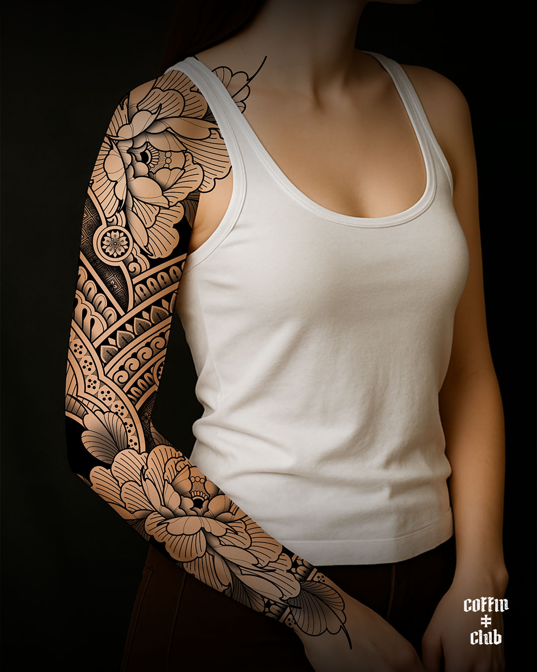 Le tatoueur ornemental, mandala et géométrique Lotus Noir au Coffin Club de Lausanne.