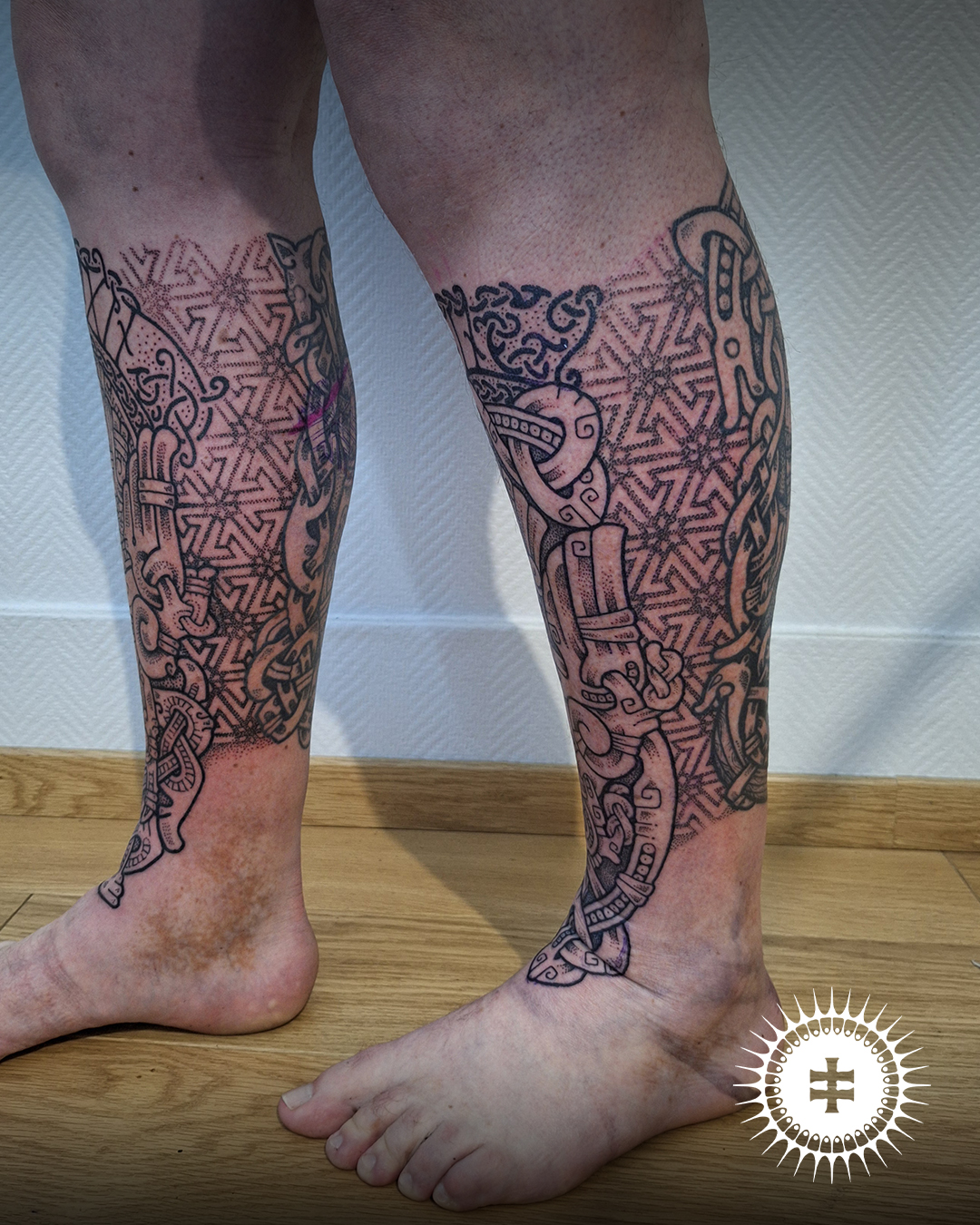 Le tatoueur Noromaor spécialisé dans le tatouage viking/nordique