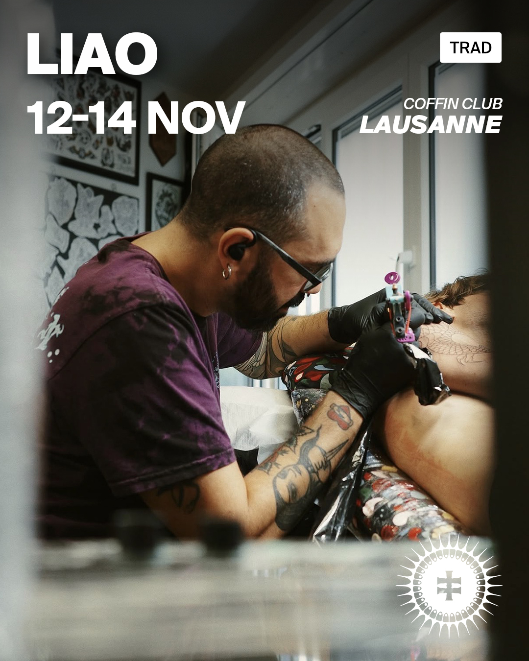 Le tatoueur trad LIAO au Coffin Club de Lausanne